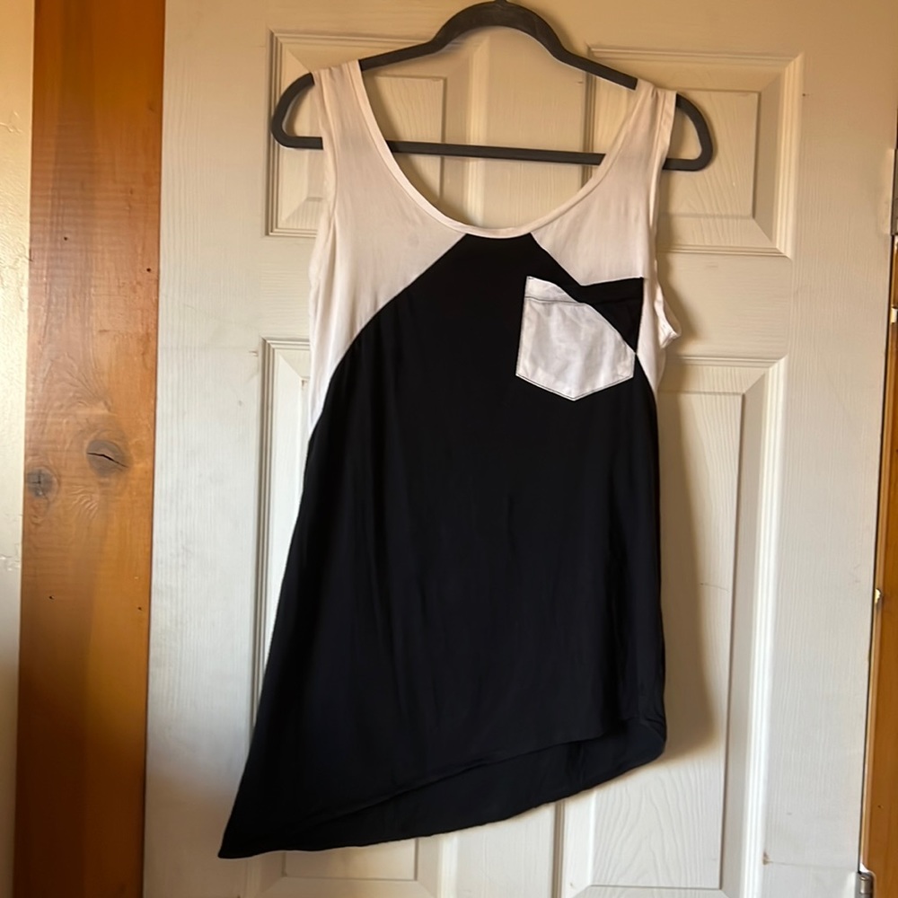 Lime & Vine Black & White Asymmetrical Tank Top